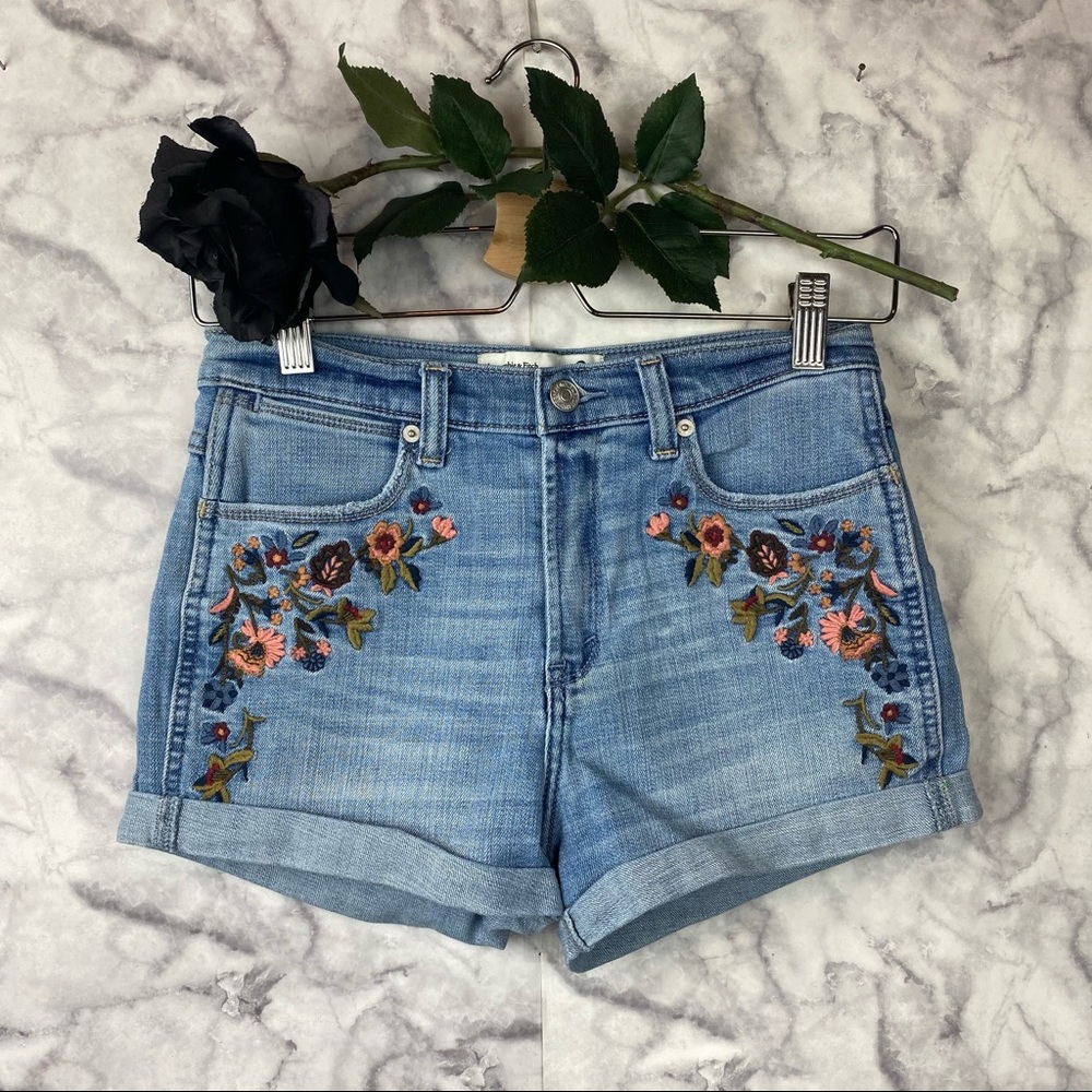 Abercrombie & Fitch High Rise Shorts